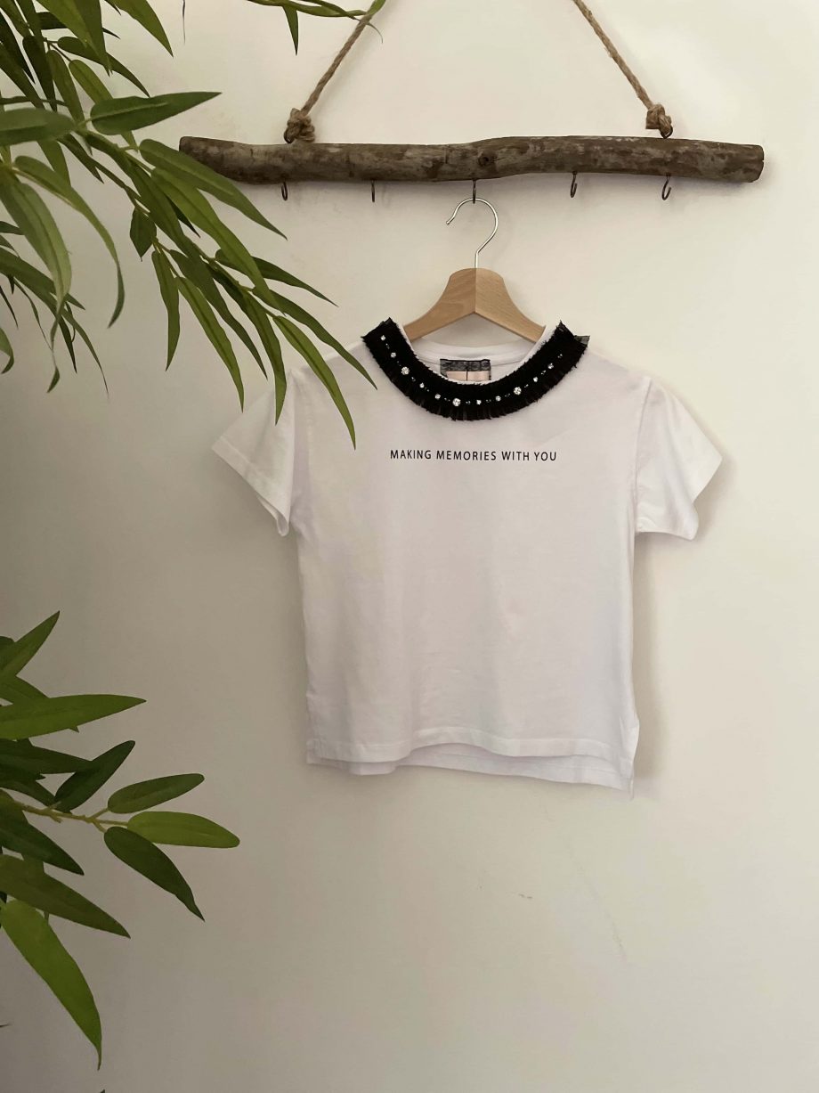 T-shirt gioiello girl col. bianco con applicazione castoni e stampa