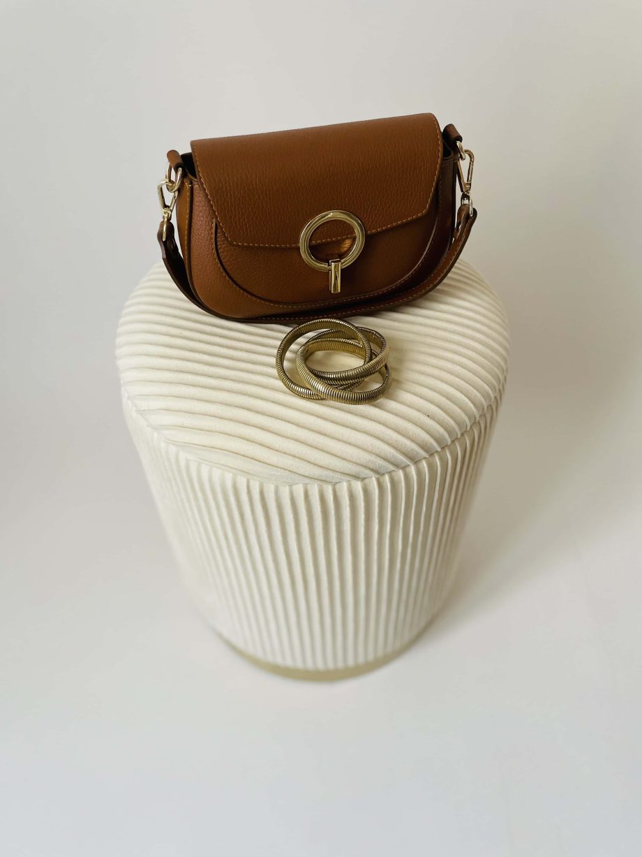 Borsa vera pelle con anello dorato