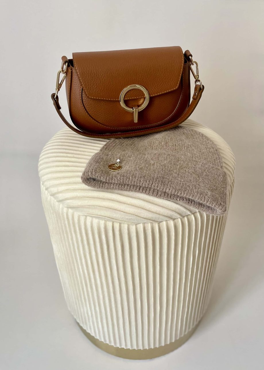 Borsa vera pelle con anello dorato