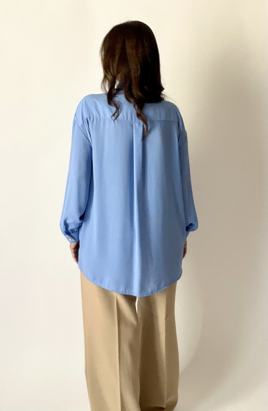Camicia oversize con tasche col. azzurro