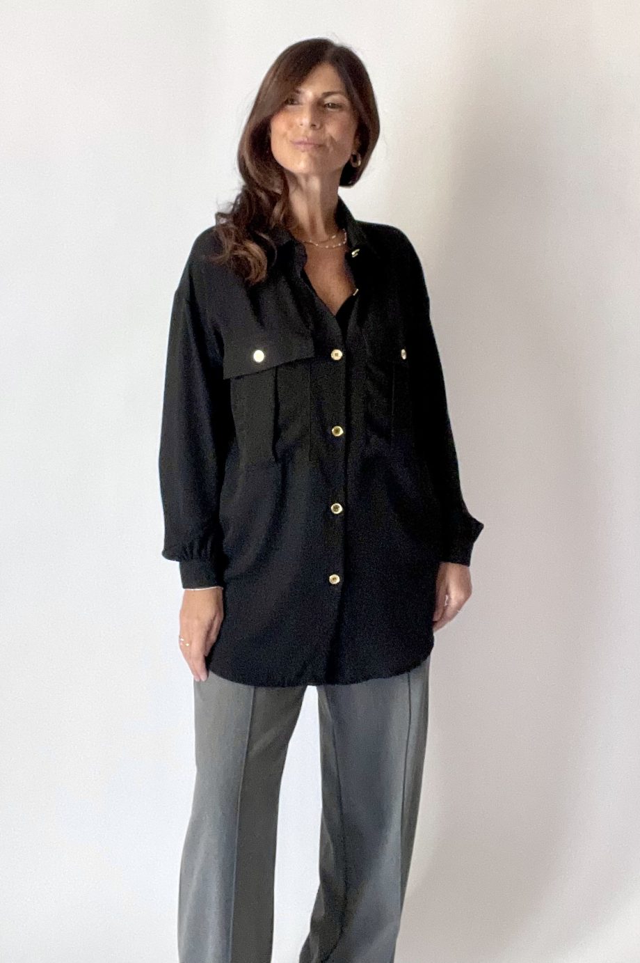 Camicia oversize con tasche col. nero