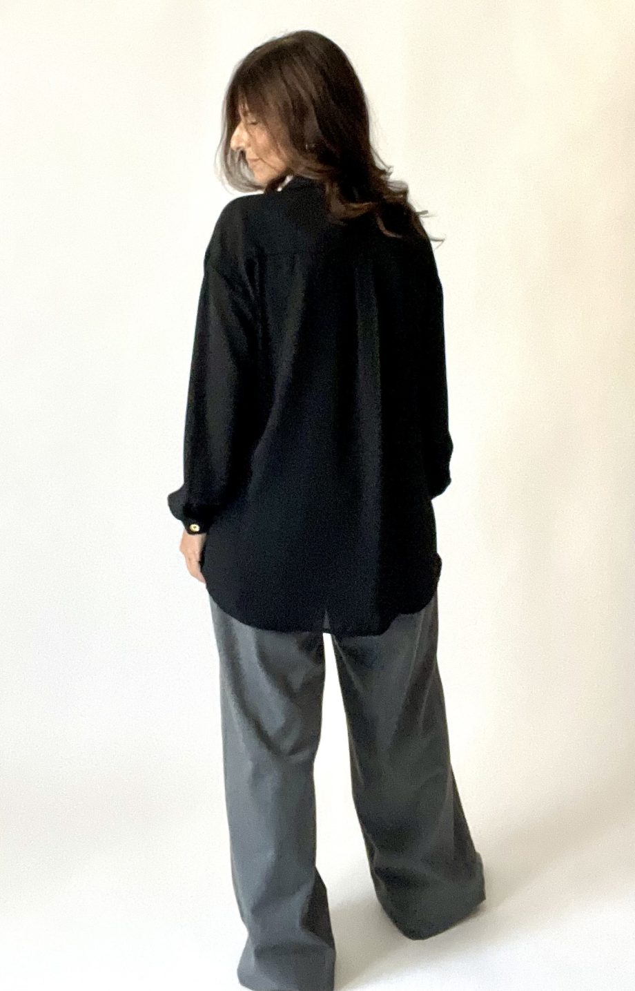 Camicia oversize con tasche col. nero