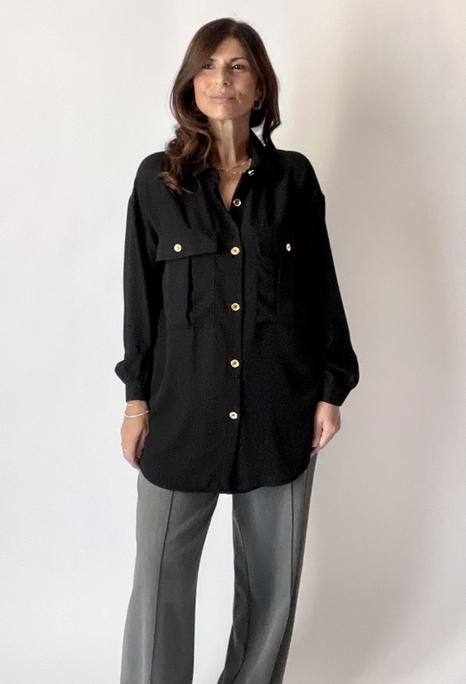Camicia oversize con tasche col. nero